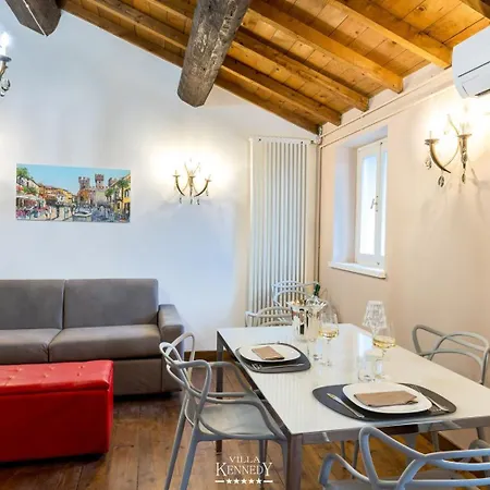 Vk - Bob Hytte Sirmione